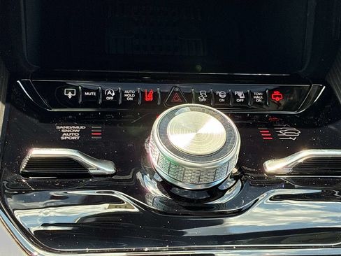 New 2026 Jeep Grand Wagoneer Summit AWD/4WD image 17