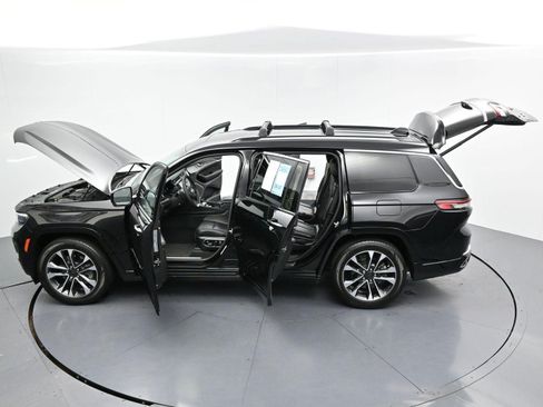 Used 2023 Jeep Grand Cherokee L Overland w/ Luxury Tech Group IV AWD/4WD image 50