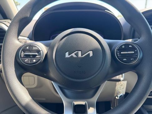Certified 2025 Kia Soul LX FWD image 15