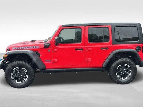Used 2025 Jeep Wrangler Unlimited Rubicon 4xe w/ Convenience Group AWD/4WD image 4