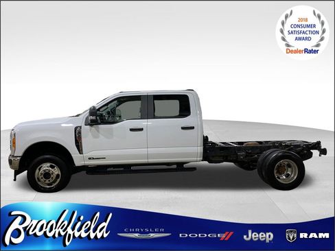 Used 2023 Ford F350 XL w/ XL Chrome Package image 4