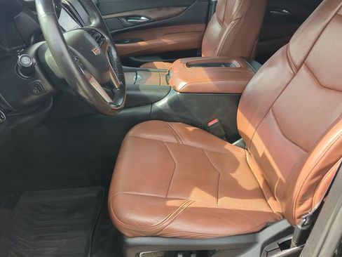 Used 2017 Cadillac Escalade Luxury AWD/4WD image 11
