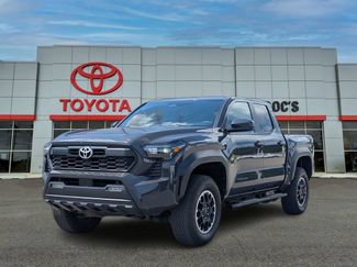 Used 2025 Toyota Tacoma TRD Off-Road AWD/4WD video 1
