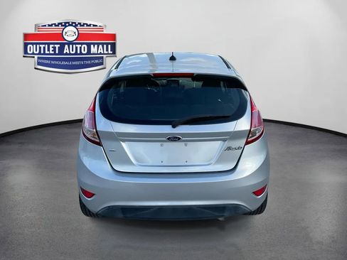 Used 2016 Ford Fiesta SE w/ Equipment Group 201A image 4