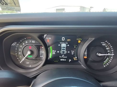 Certified 2024 Jeep Wrangler Unlimited Sahara w/ Technology Group AWD/4WD image 11
