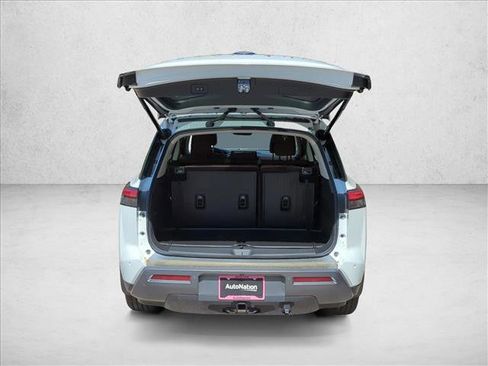 New 2026 Nissan Pathfinder Platinum w/ Cargo Package FWD image 7