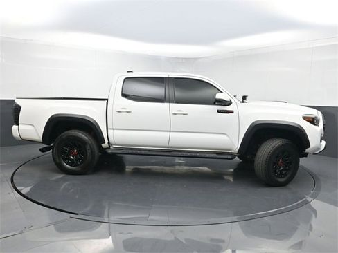 Used 2019 Toyota Tacoma TRD Pro image 2