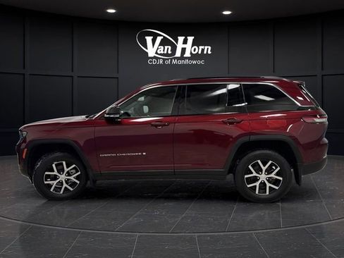 Used 2024 Jeep Grand Cherokee Limited w/ Luxury Tech Group II image 14