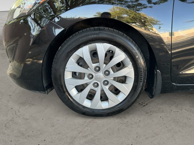 Used 2016 Hyundai Elantra GT FWD image 5