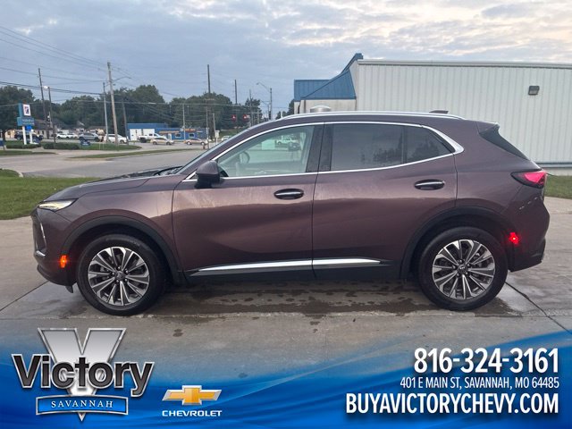 Used 2025 Buick Envision Preferred AWD/4WD image 1