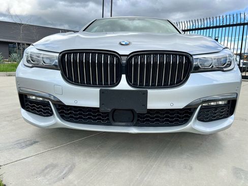 Used 2019 BMW 740e xDrive 740e xDrive iPerformance AWD 4 w/ Executive Package image 10