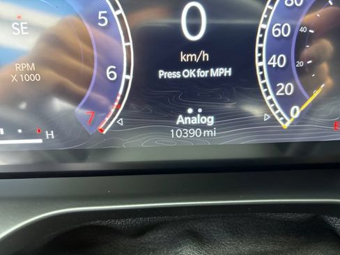 Used 2025 Jeep Grand Cherokee Laredo X w/ Luxury Tech Group I AWD/4WD image 18