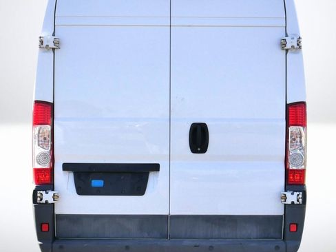 Used 2017 RAM ProMaster 2500 image 3