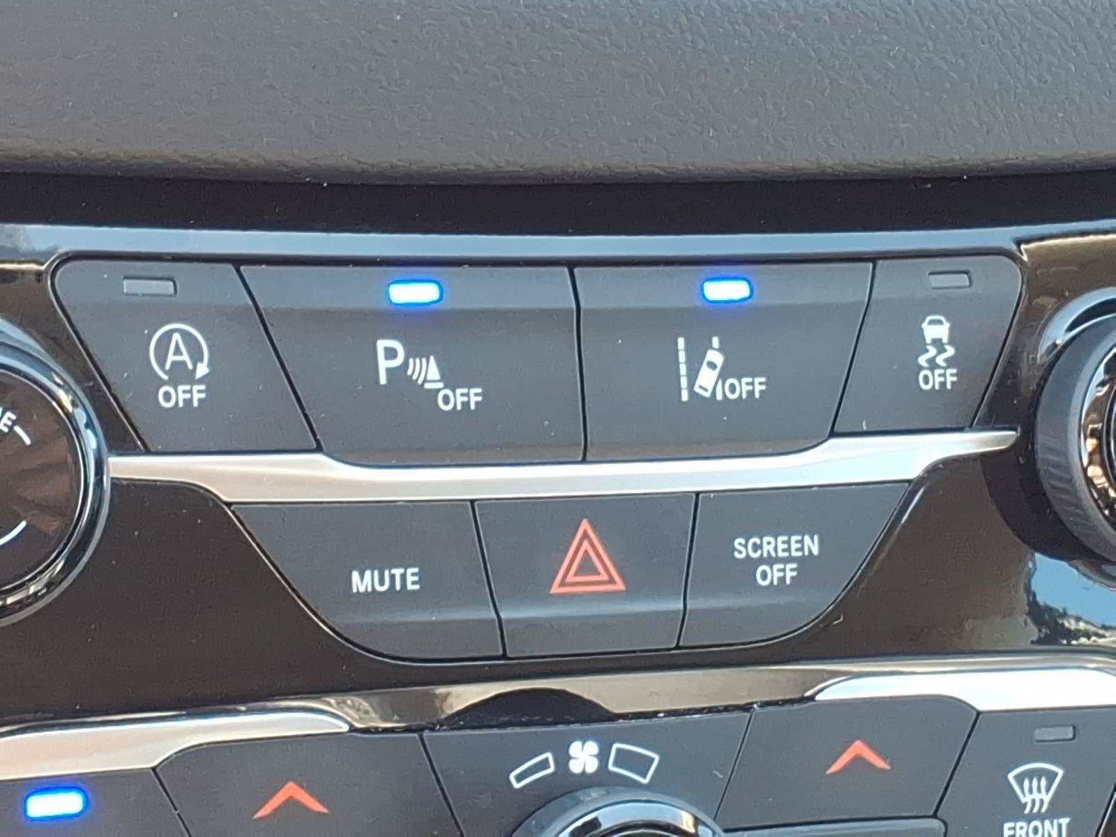 Used 2023 Chrysler Pacifica Touring-L FWD image 18