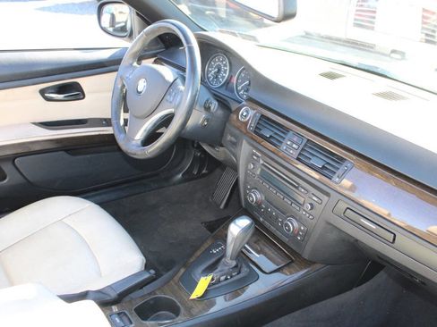 Used 2013 BMW 328i Convertible image 20