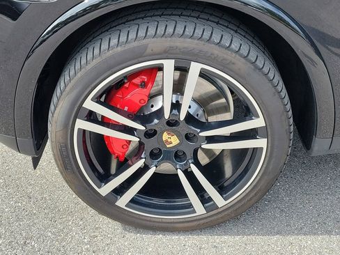 Certified 2014 Porsche Cayenne Turbo S AWD/4WD image 12