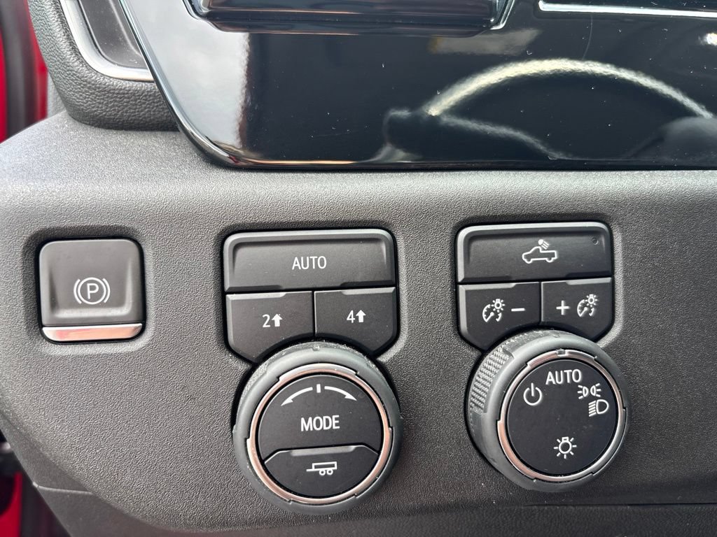 Used 2023 Chevrolet Silverado 1500 LT AWD/4WD image 15