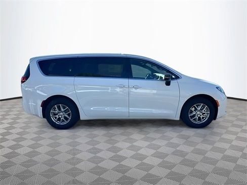 New 2026 Chrysler Voyager LX FWD image 3