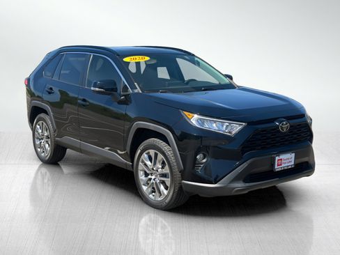 Used 2020 Toyota RAV4 XLE Premium FWD image 3