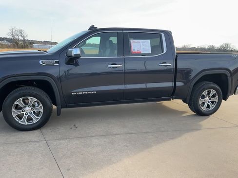 Used 2025 GMC Sierra 1500 SLT AWD/4WD image 4