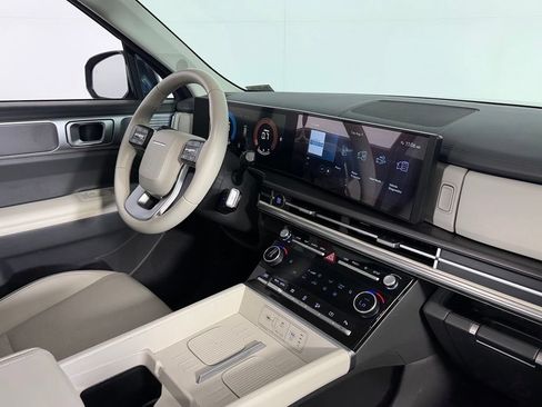 Used 2025 Hyundai Santa Fe SEL AWD/4WD image 29