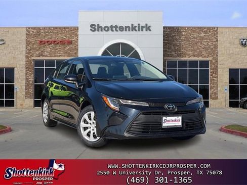 Used 2023 Toyota Corolla LE image 1