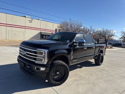Used 2024 Ford F250 Platinum image 33
