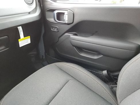 New 2026 Jeep Gladiator Sport image 14