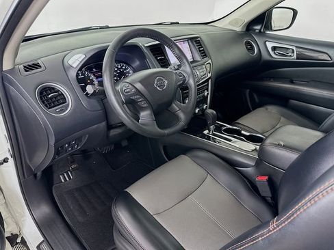 Used 2020 Nissan Pathfinder SL image 9