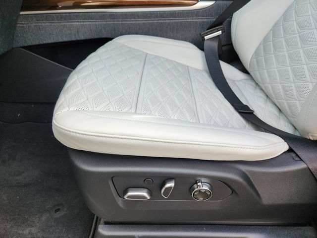 New 2026 Cadillac Escalade Platinum Sport AWD/4WD image 9