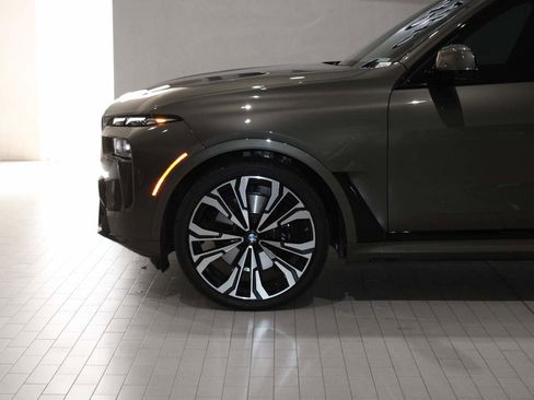 Certified 2024 BMW X7 xDrive40i w/ M Sport Package AWD/4WD image 4