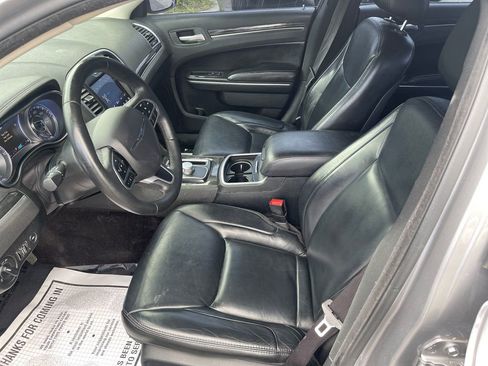 Used 2017 Chrysler 300 Limited RWD image 12