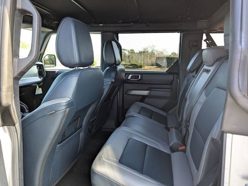 Used 2021 Ford Bronco Outer Banks image 16