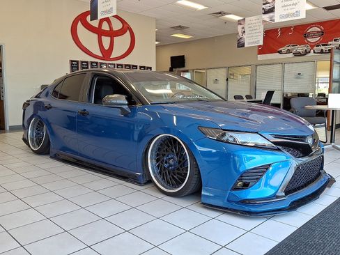 Used 2018 Toyota Camry XSE FWD image 10