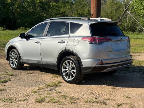 Used 2017 Toyota RAV4 Limited image 3