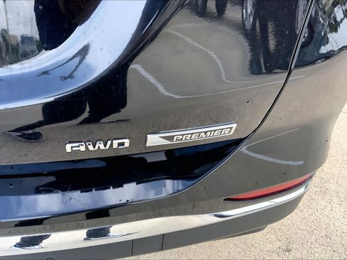 Used 2018 Chevrolet Equinox Premier AWD/4WD image 10