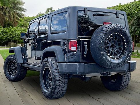 Used 2016 Jeep Wrangler Unlimited Sport w/ Max Tow Package AWD/4WD image 10