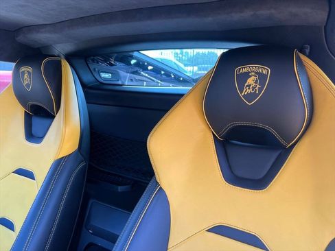 Used 2020 Lamborghini Huracan EVO AWD/4WD image 12