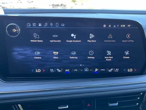 New 2025 Chevrolet Suburban Premier image 11