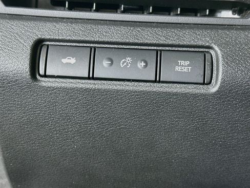Used 2025 Nissan Altima 2.5 SV FWD image 16