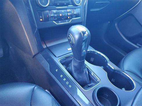 Used 2019 Ford Explorer XLT w/ Equipment Group 202A image 30