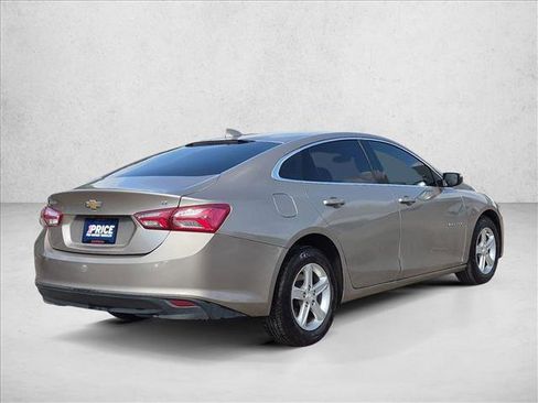 Used 2022 Chevrolet Malibu LT FWD image 5