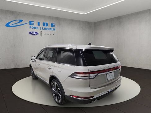 Used 2023 Lincoln Aviator Reserve w/ Equipment Group 201A AWD/4WD image 8