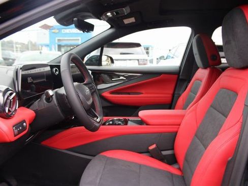 New 2025 Chevrolet Blazer EV RS image 17