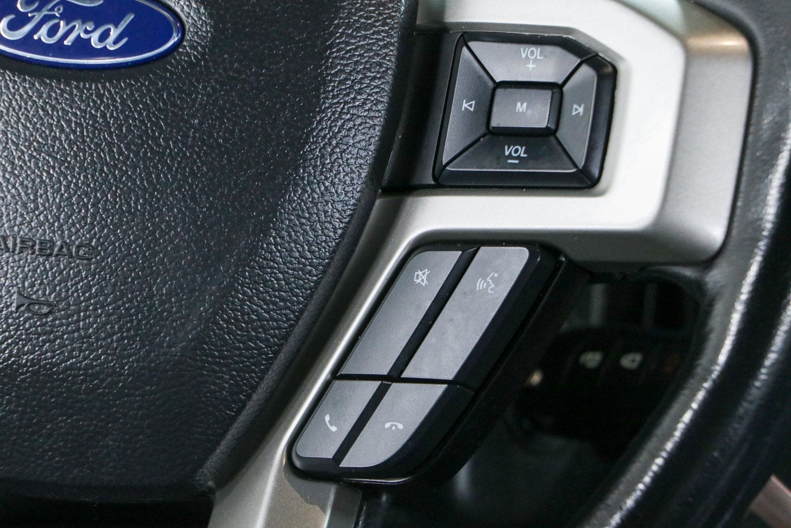 Used 2022 Ford F250 Lariat w/ Black Appearance Package AWD/4WD image 15