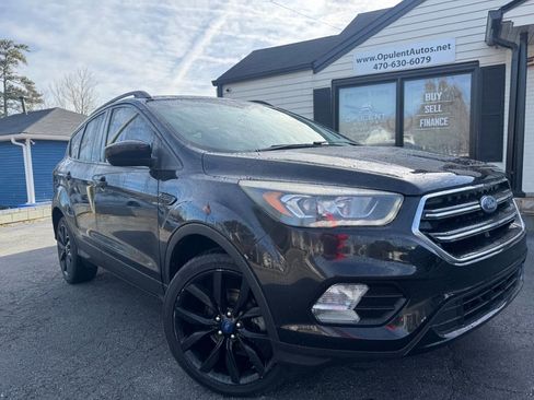 Used 2019 Ford Escape SE image 1