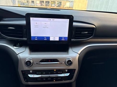 Used 2021 Ford Explorer XLT w/ Equipment Group 202A RWD image 14
