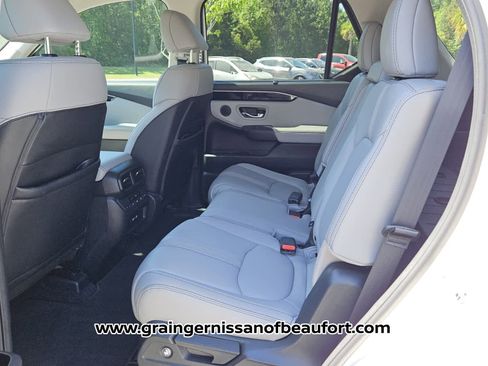 Used 2023 Honda Pilot EX-L image 4