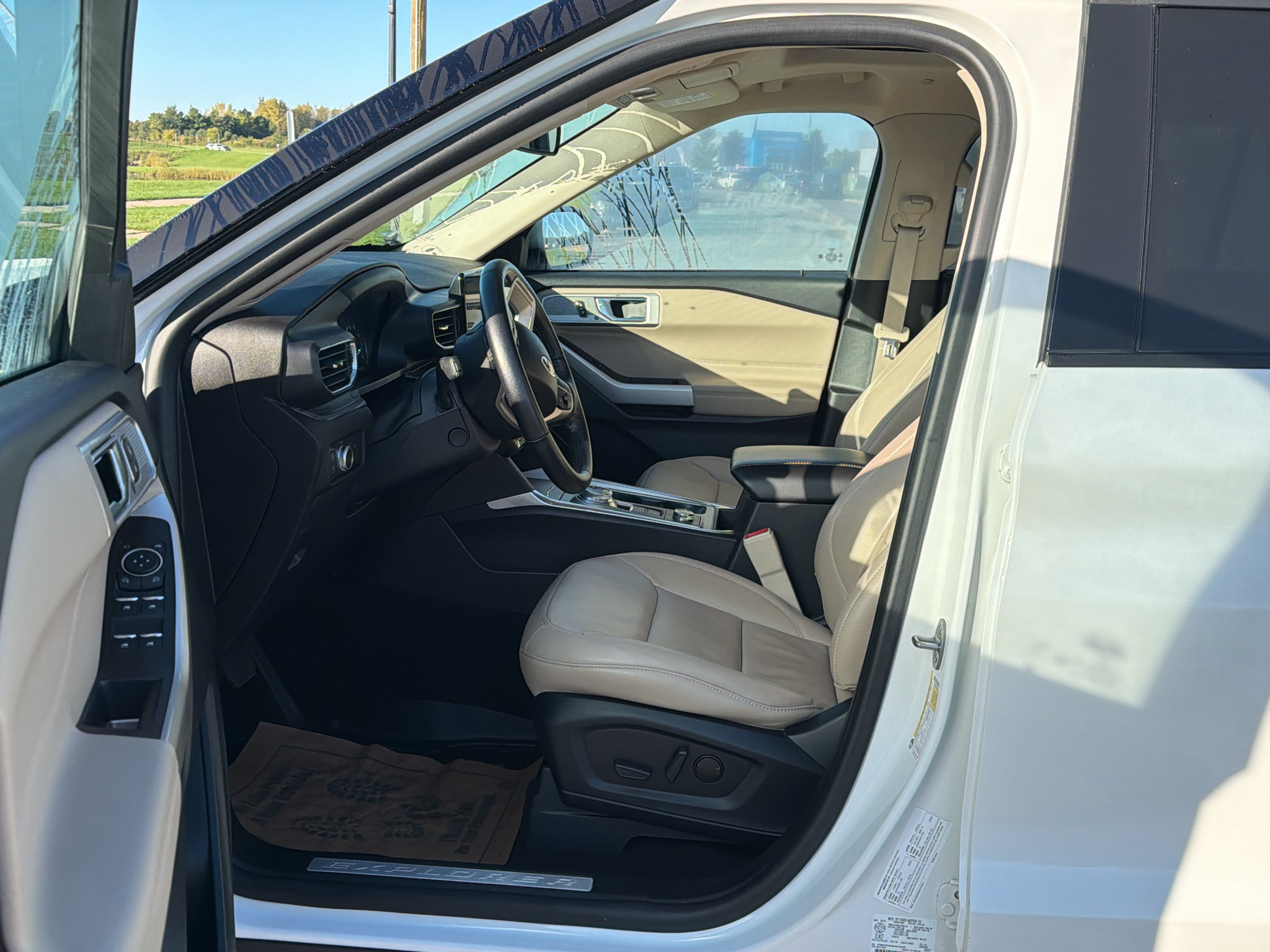 Used 2022 Ford Explorer Limited AWD/4WD image 13