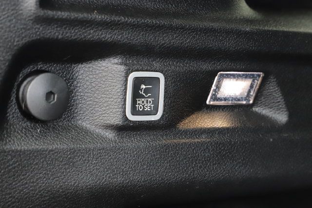 Used 2023 Jeep Grand Cherokee L Laredo AWD/4WD image 8
